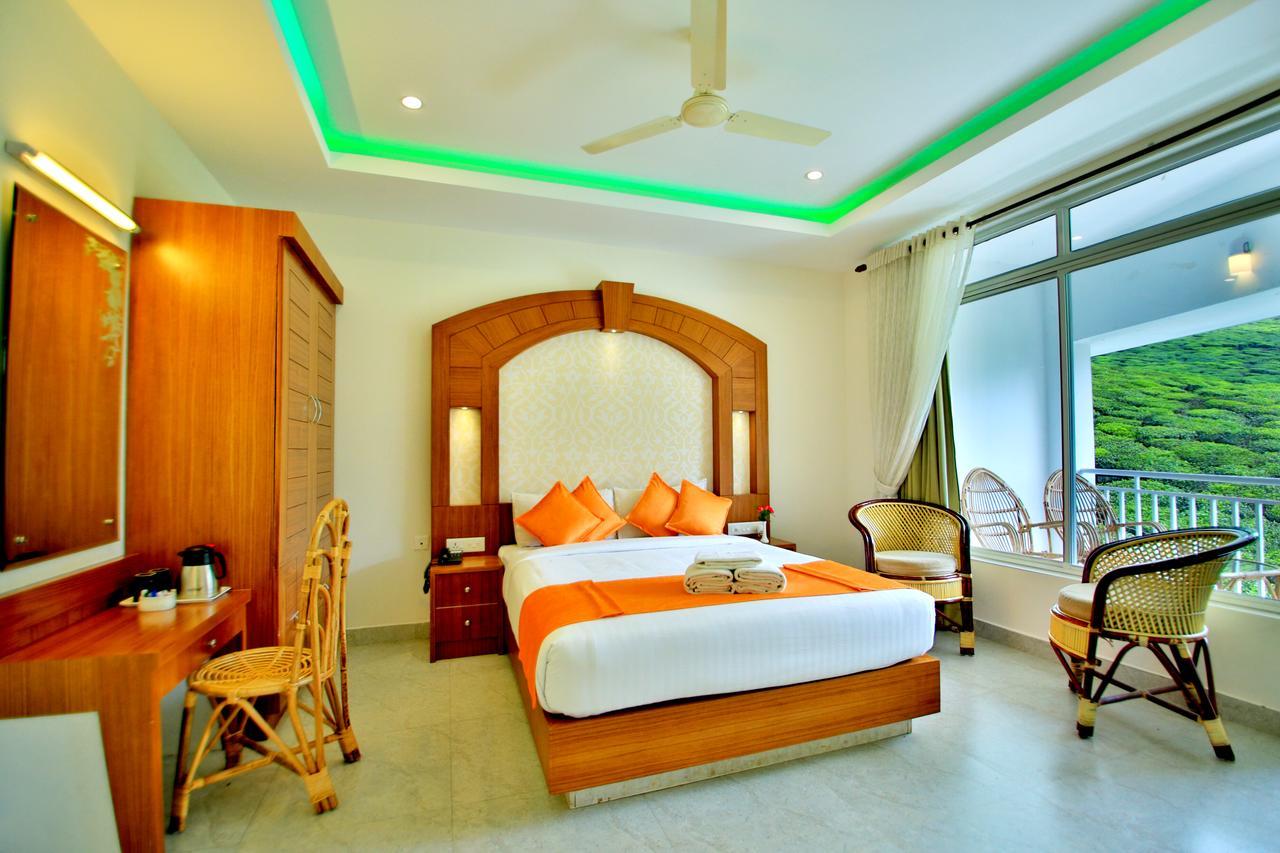 Monsoon Grande Hotel Munnar Exterior foto